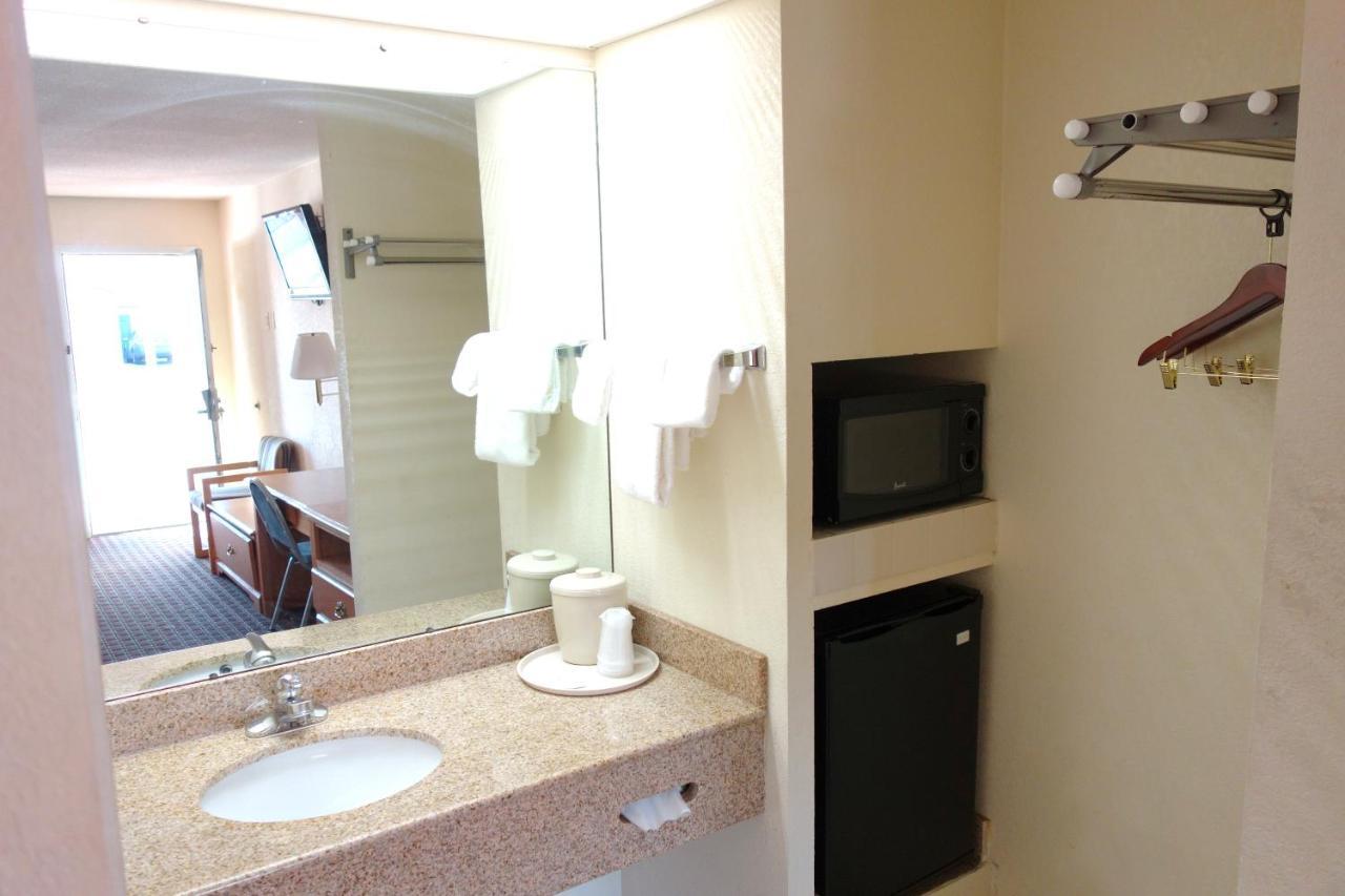 Vip Inn And Suites ฮันต์สวิลล์ ภายนอก รูปภาพ
