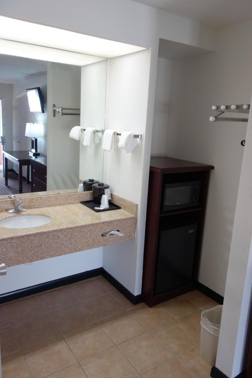 Vip Inn And Suites ฮันต์สวิลล์ ภายนอก รูปภาพ